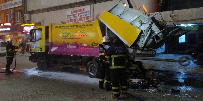 Adana’da Seyir Halindeki Çöp Kamyonu Yandı