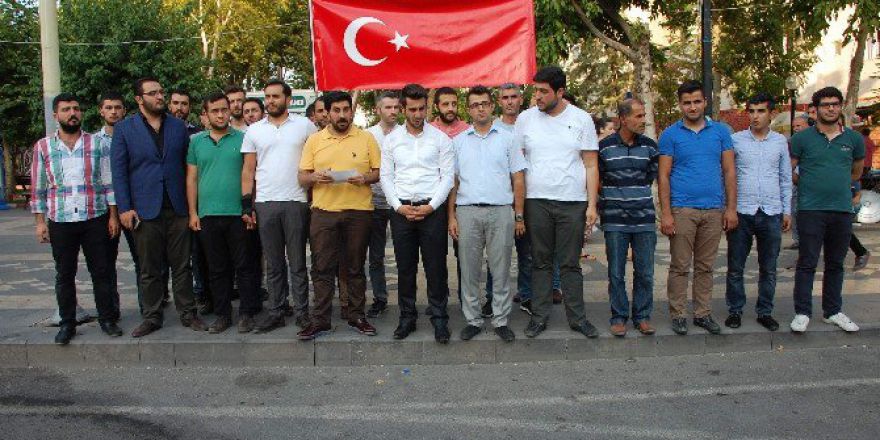 Genç Stk’lardan Darbe Girişimine Tepki