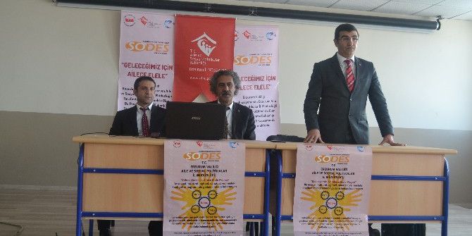 Erzurum’da “Geleceğimiz İçin Ailece El Ele Projesi” Kapsamında Eğitim Programı Düzenlendi