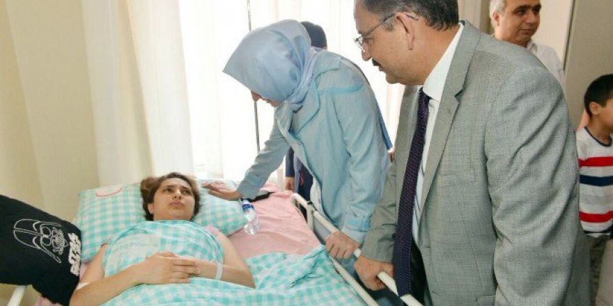 Çevre Ve Şehircilik Bakanı Özhaseki Yaralıları Ziyaret Etti