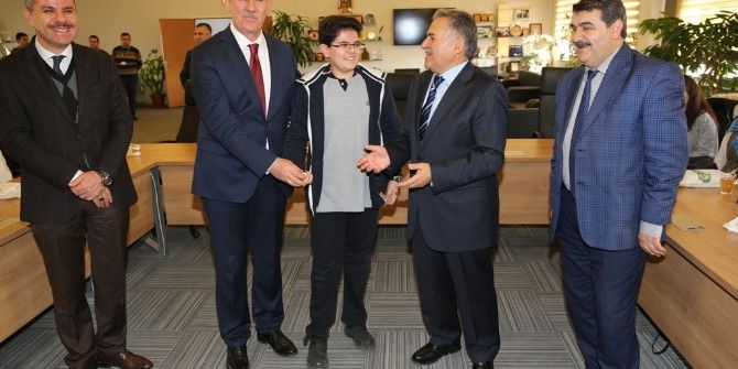 Melikgazi Belediyesi Teog’da Başarılı Olan Öğrencileri Ödüllendirdi