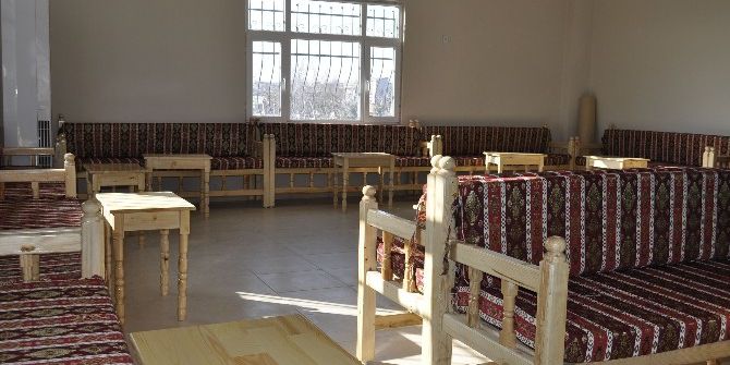 Bağlar Belediyesi Mahalle Evlerini Sedirlerle Donattı