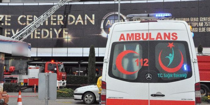 Avm’de Yangın Paniği