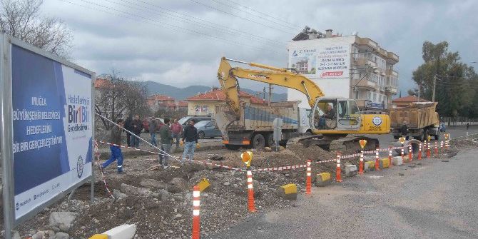 Ortaca’da Atatürk Bulvarı Yenileniyor