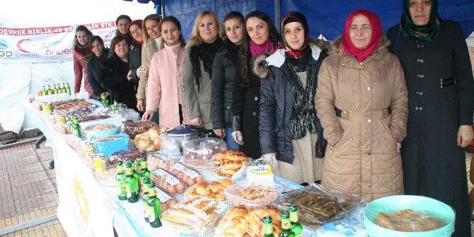 Devrek Ak Parti Kadın Kollarından Halep İçin Kermes