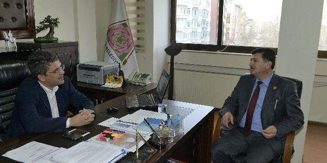 Muhtarlar Konfederasyonu Başkanı Akdeniz’den Isparta Belediyesi’ne Ziyaret