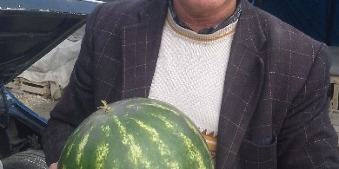 Kış Ortasında Karpuz Satıyor
