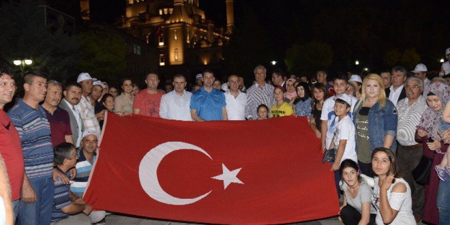 Kırıkkale’de Demokrasi Nöbeti Sürüyor