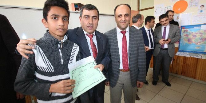 Beyşehir’de Suriyeli Öğrenciler De Karne Sevinci Yaşadı