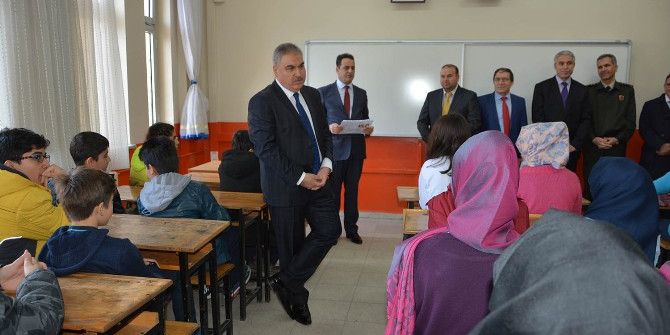 Vali Okur; "Hedefimiz Uşak’ı Eğitim Öğretimde Türkiye 1. Yapmak"