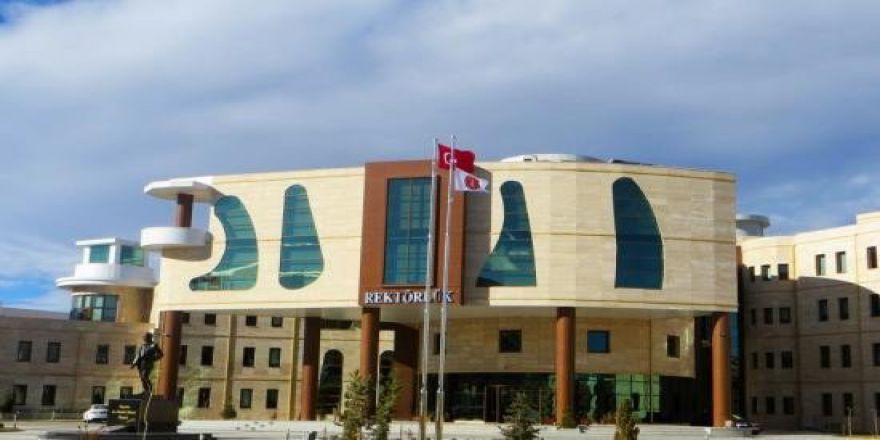 Nevşehir Hacı Bektaş Veli Üniversitesinde Dekanlar Görevlerinden Alındı