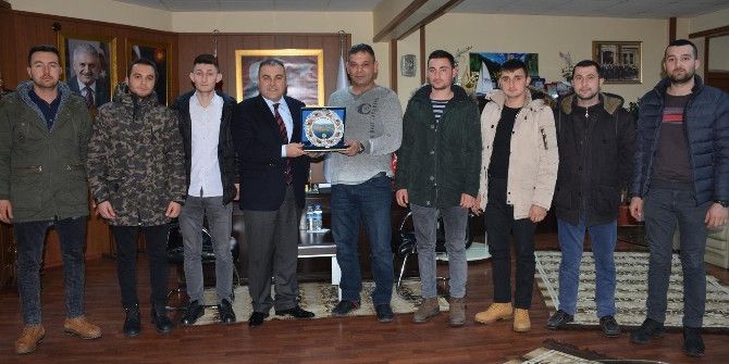 ‘Polis Özel Harekat’ Kursuna Katılan Gençlerden Başkan Erener’e Ziyaret