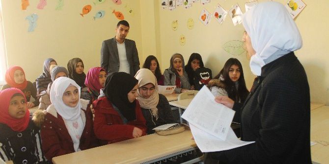 Suriyeli Öğrenciler De Karne Sevincini Yaşadı