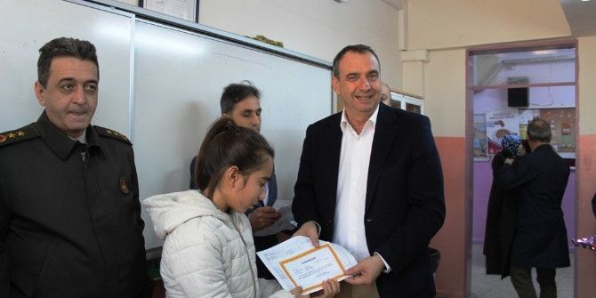 Ayvalık’ta Yarıyıl Karnesi Heyecanı