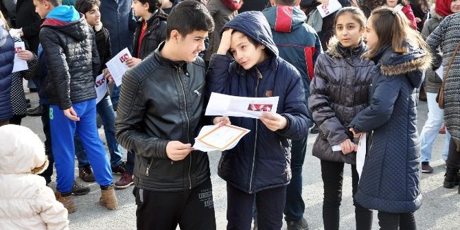 Sorgun’da Öğrenciler Karne Heyecanı Yaşadı