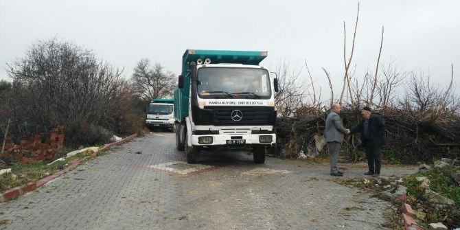 Kırkağaç’ta İki Mahallenin Yolu Onarıldı