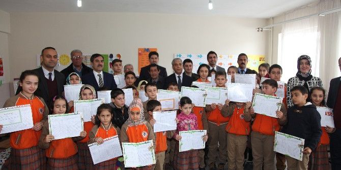 Anavatanda İlk Karne Heyecanı