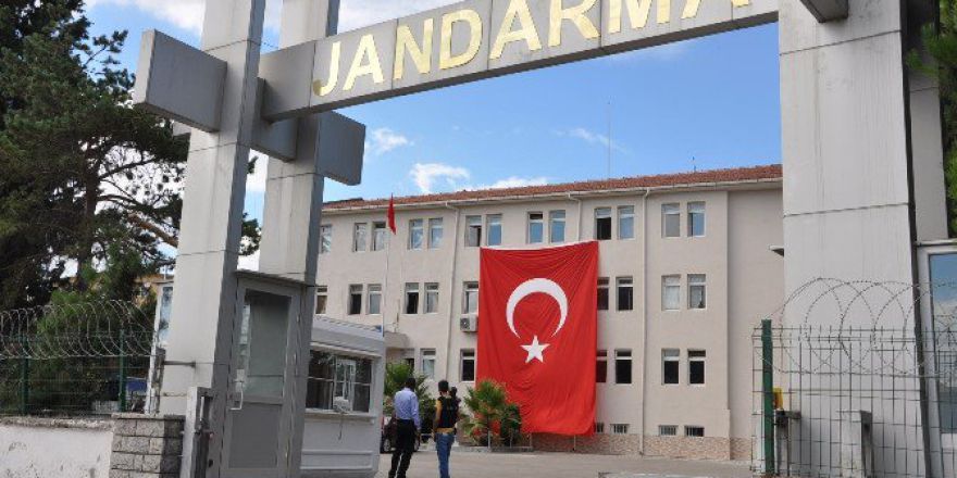 Gebze İlçe Jandarma Komutanlığına Darbe Operasyonu: 3 Gözaltı