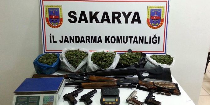 Jandarma Ekipleri Çok Sayıda Uyuşturucu Ve Silah Ele Geçirdi