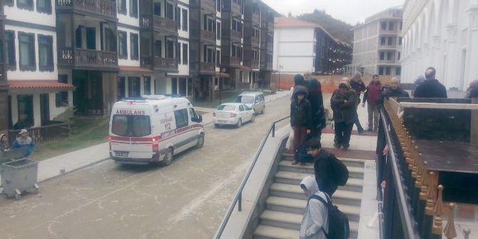 Termal Otelin Çatısı Çöktü: 4 Yaralı