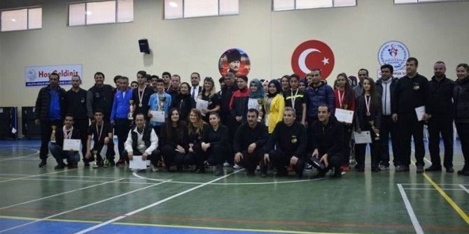 Okullar Arası Badminton Müsabakaları Sonuçlandı