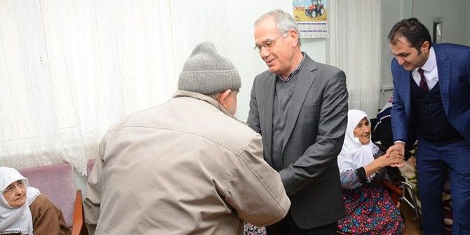 Acar Buhurcular Huzurevini Ziyaret Etti