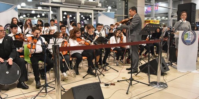 Minik Yüreklerin Keman Konseri Büyüledi