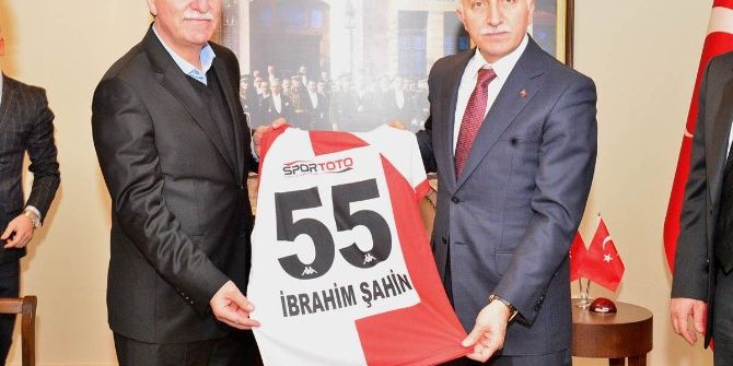 Vali Şahin’e Samsunspor Forması