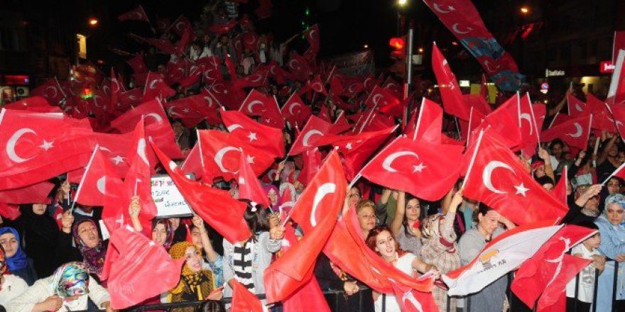 Van’da Demokrasi Nöbeti Devam Ediyor