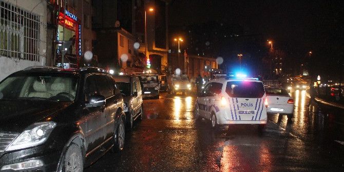 Ak Parti İstanbul İl Binasına Lav Silahlı Saldırı