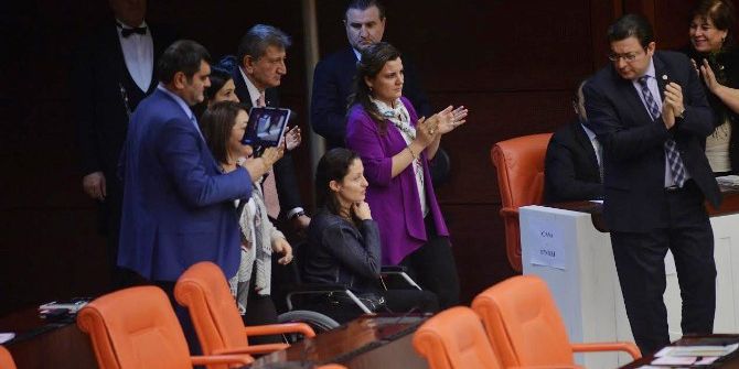 Anayasa Değişiklik Teklifinin 14. Maddesi 342 Oyla Kabul Edildi