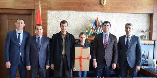 Kaymakamdan Teog Birincisine Ödül