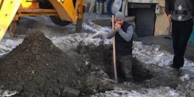 Eksi 15 Derecede Su Ve Kanalizasyon Çalışmaları Devam Ediyor