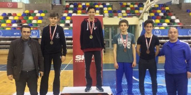 İhlas Koleji Öğrencisi, Güreşte İstanbul Şampiyonu