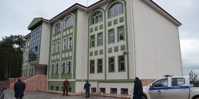 Yeni Okulun Eksiklerini Belediye Tamamlayacak