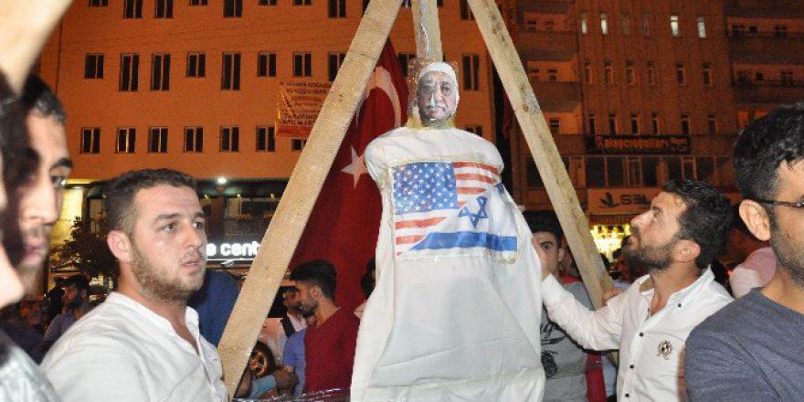 Muş’ta Fetullah Gülen’e Temsili İdam