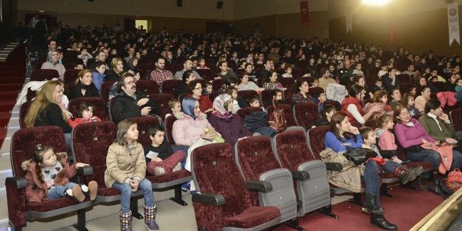 Çocuklara Tiyatro Oyunuyla Hayvan Sevgisi Anlatıldı