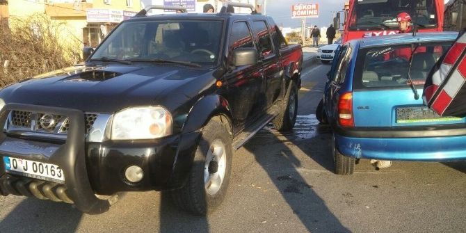 Burhaniye’de Zincirleme Kaza: 1 Yaralı