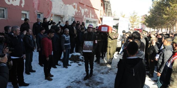 Şehit Piyade Uzman Çavuş Emre Doruk’un Cenazesi Baba Ocağı Giresun’un Alucra İlçesine Getirildi