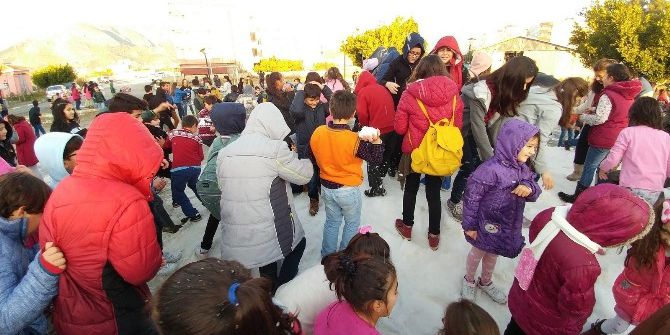 Bozyazılı Öğrencilere Karne Hediyesi Kar