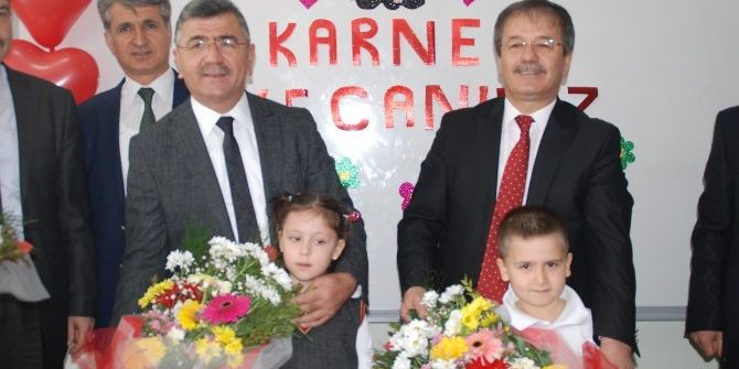 Başkan Akdoğan Öğrencilerin Karne Sevincine Ortak Oldu