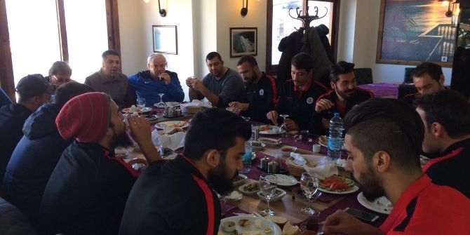 Kuşadası Gençlikspor Kahvaltıda Buluştu