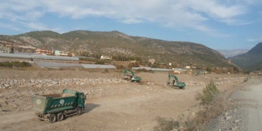 Gazipaşa’da Taşkın Riski Azalıyor