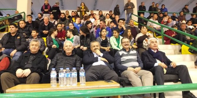 Burhaniye Belediye Evinde Fenerbahçe Gelişim’e Yenildi