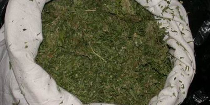 Yol Kontrolünde 1 Kilo Esrar Ele Geçirildi