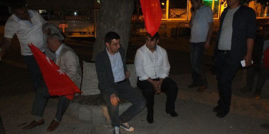 Kaymakam Kırlı Demokrasi Nöbetinde