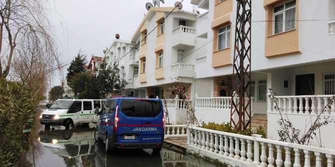 İki Genç Yazlık Evde Ölü Bulundu