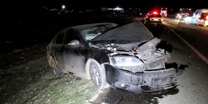 Düğün Yolunda Feci Kaza, Baba Ve 2 Oğlu Öldü