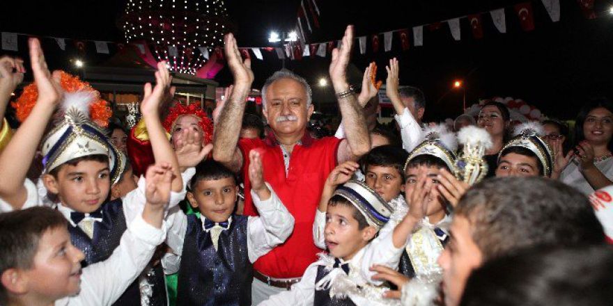 Bayraklı’da Çocuklara Ücretsiz Sünnet Şöleni