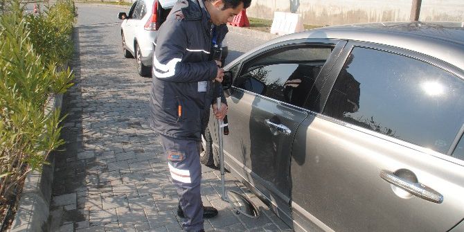 Avm’ Lerde Sıkı Güvenlik Önlemleri Devam Ediyor